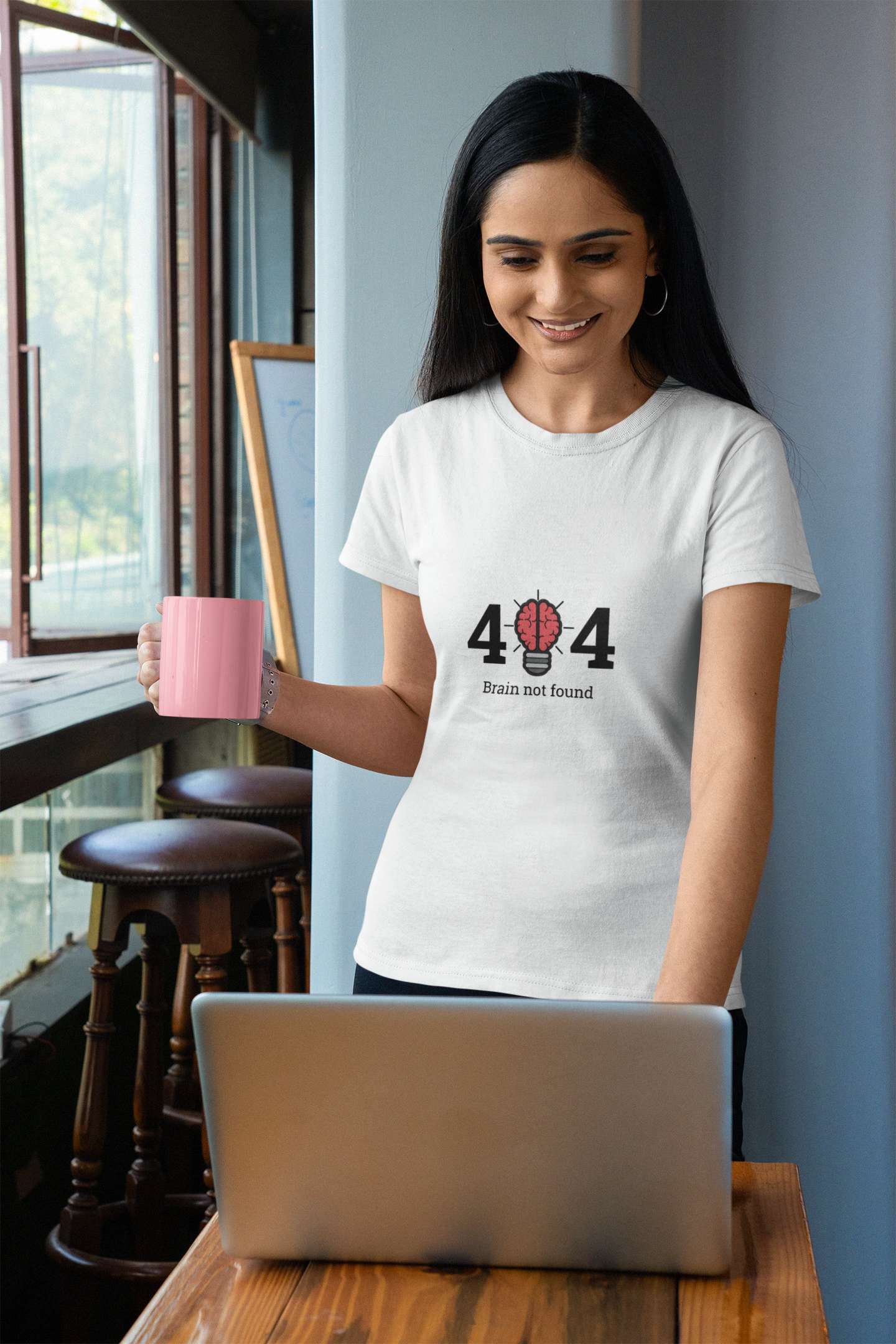 '404' Classic round neck half sleeves cotton T-shirts.