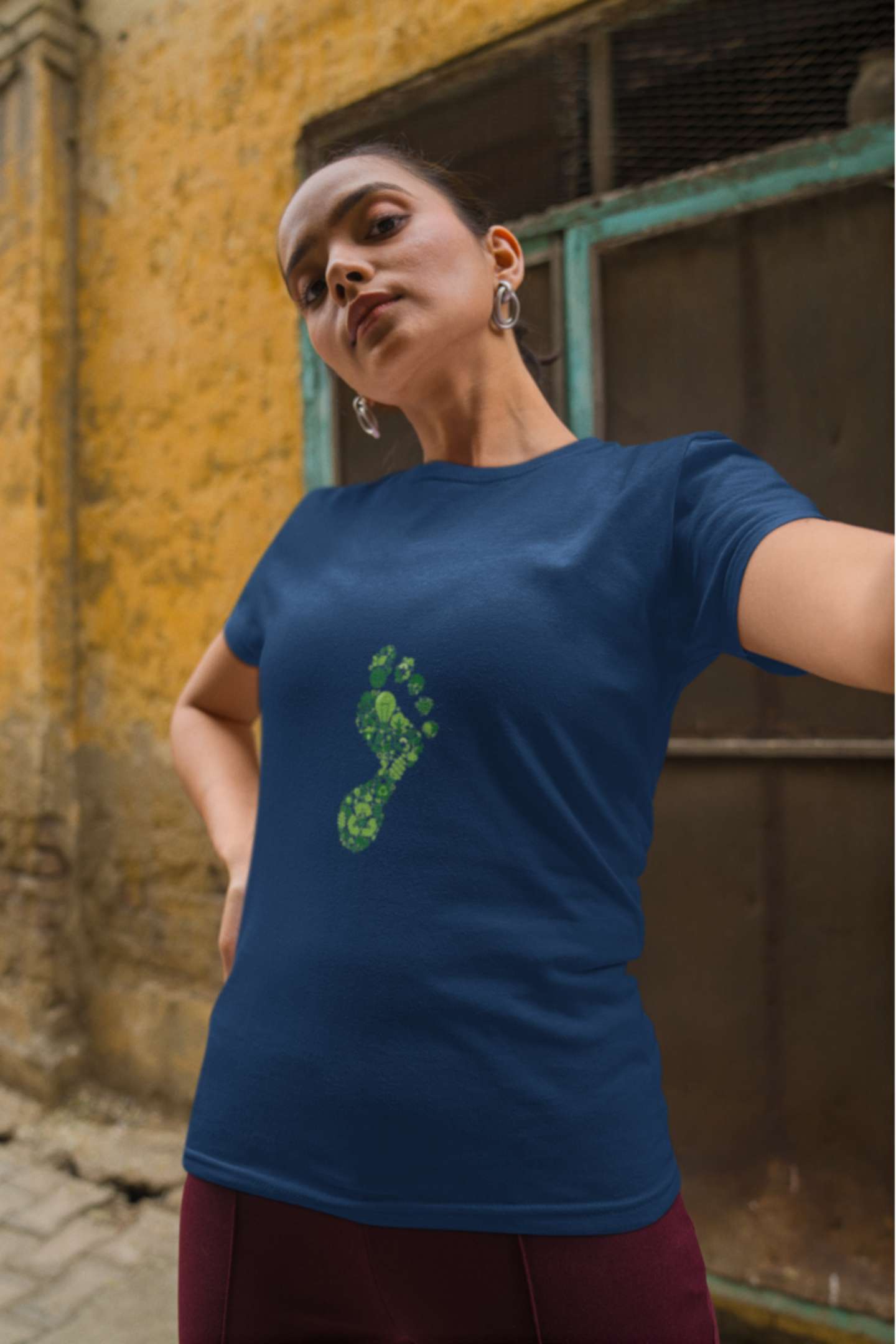 'Footprint' Classic round neck half sleeves cotton T-shirts.