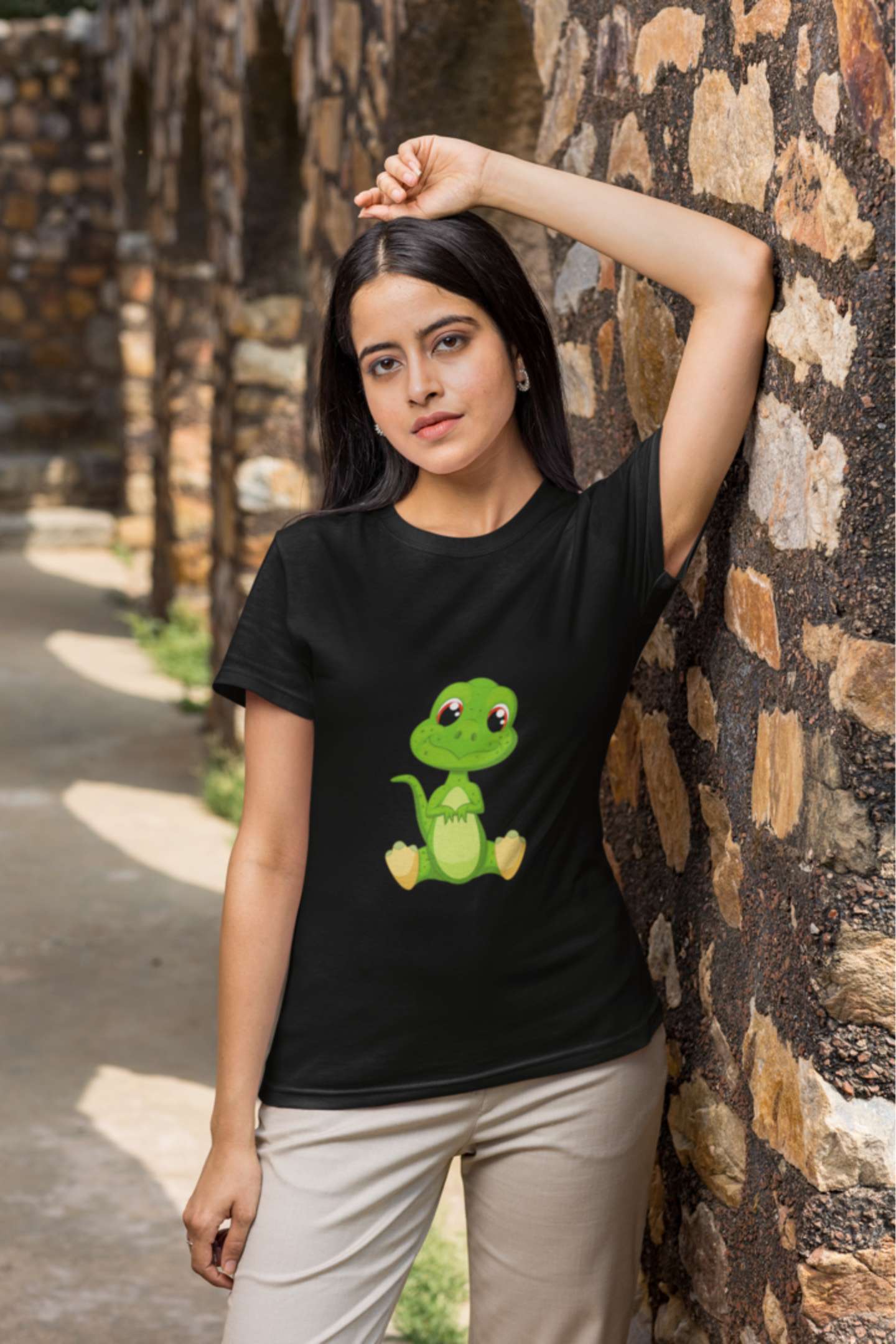 "Baby Dinosaur" Classic round neck half sleeves cotton T-shirts.