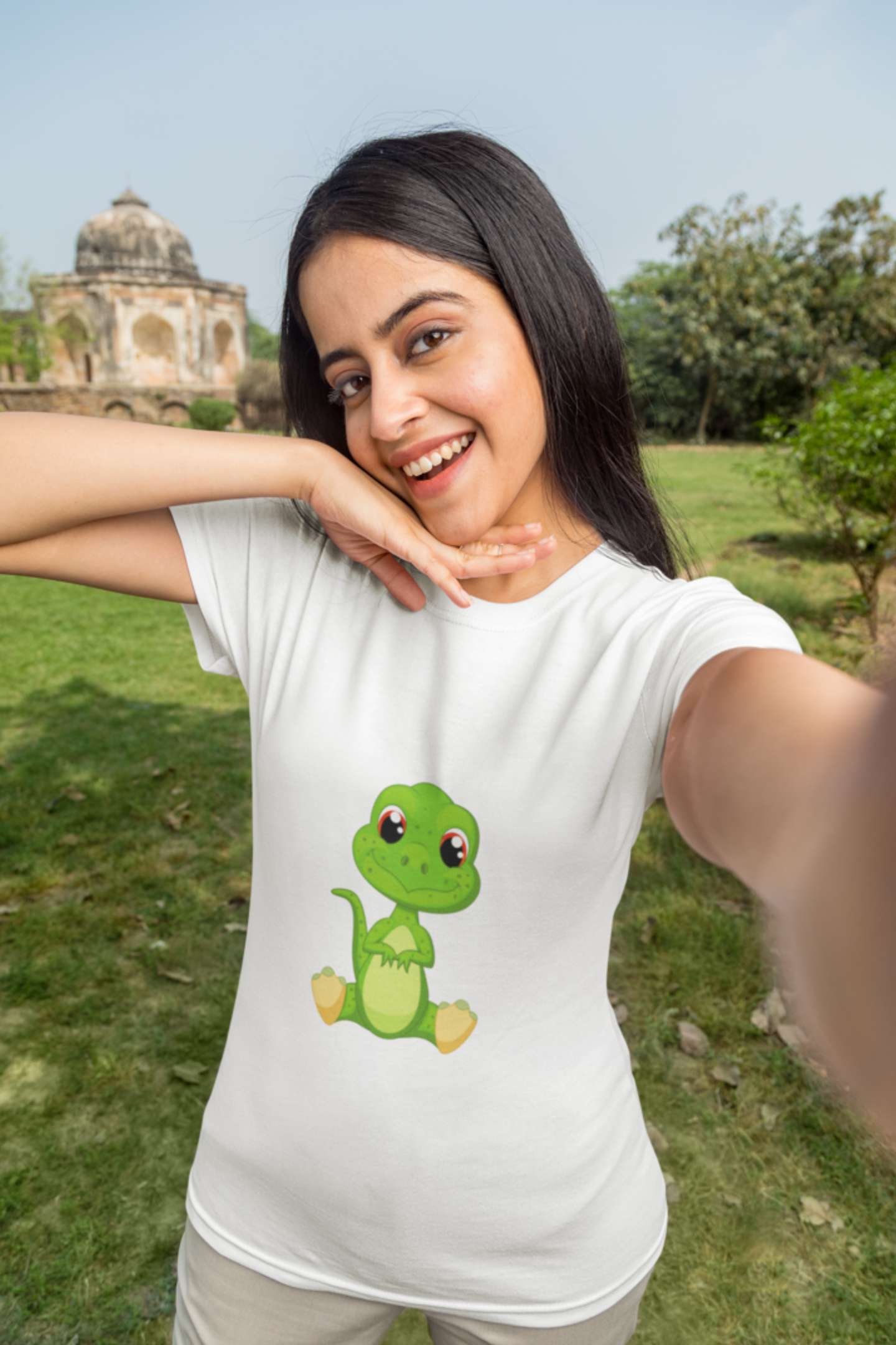 "Baby Dinosaur" Classic round neck half sleeves cotton T-shirts.