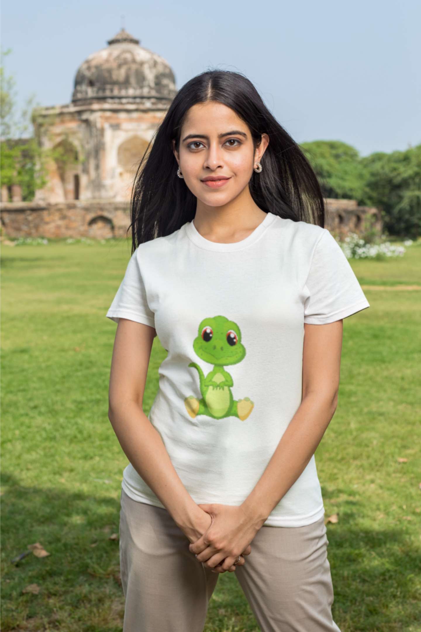 "Baby Dinosaur" Classic round neck half sleeves cotton T-shirts.