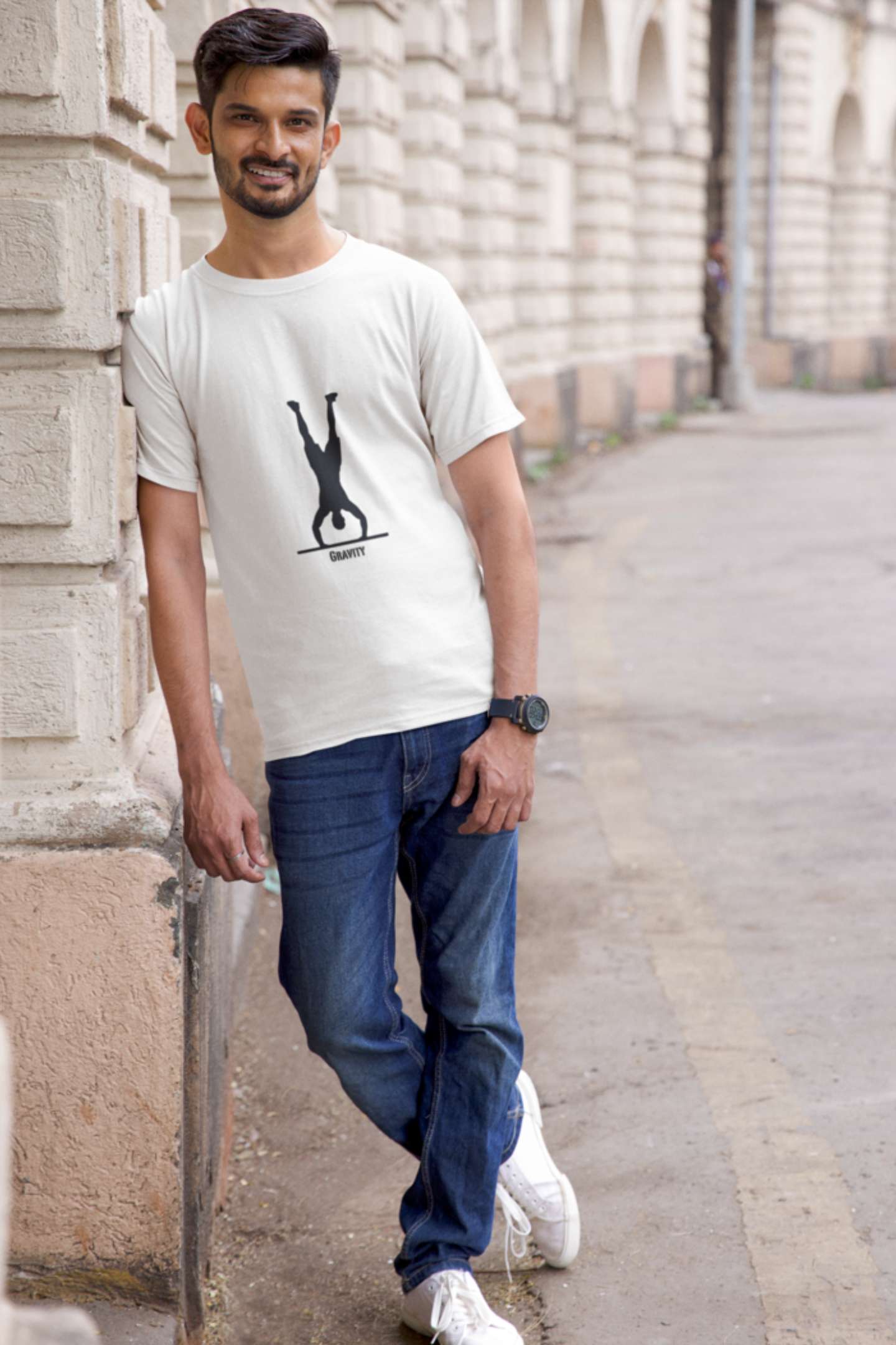 "Gravity" Classic round neck half sleeves cotton T-shirts.